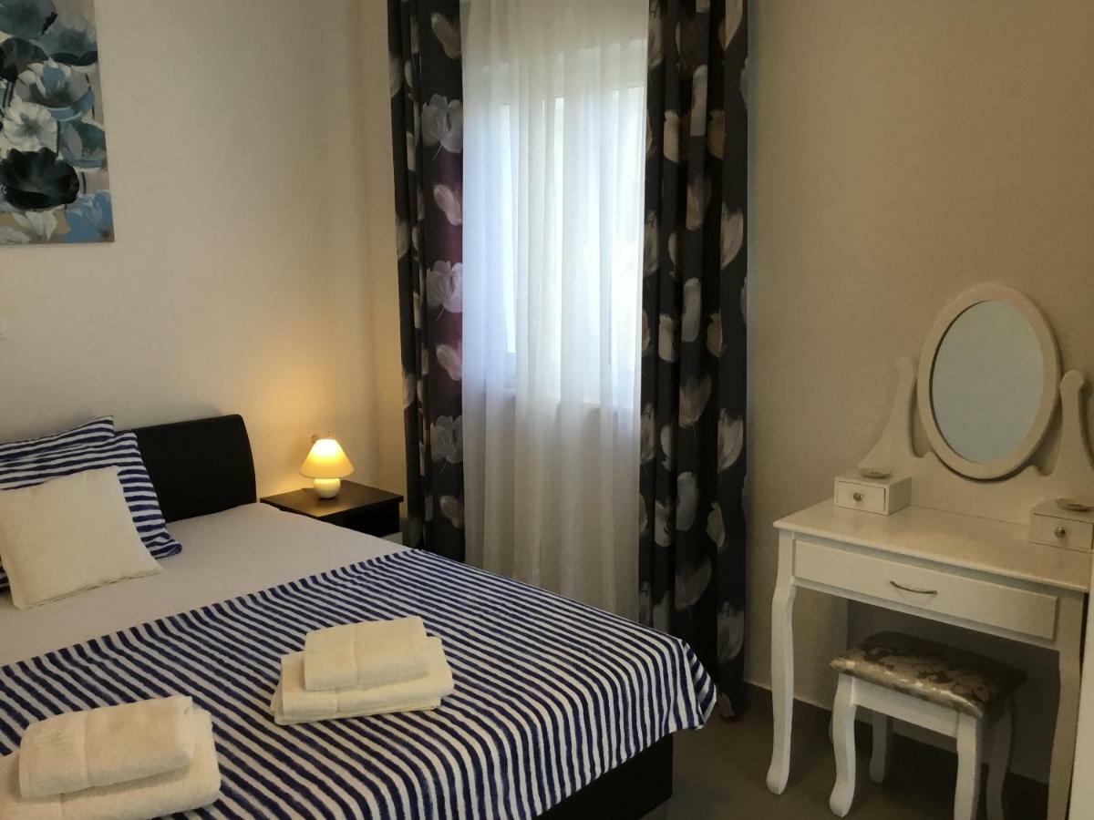 Apartments Villa Sophia Trogir Exterior foto